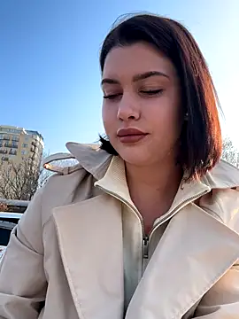 KikiWatson online show from November 9, 2025, 7:12 am