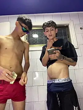 Snapshot of LatinBoysxxx chatting on January 17, 2025, 9:17 am LatinBoysxxx online show from January 17, 2025, 9:17 am