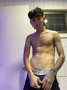 Snapshot of LatinBoysxxx chatting on January 17, 2025, 6:15 am LatinBoysxxx online show from January 17, 2025, 6:15 am