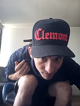 Snapshot of LatinBoysxxx chatting on December 5, 2024, 5:44 pm LatinBoysxxx online show from December 5, 2024, 5:44 pm