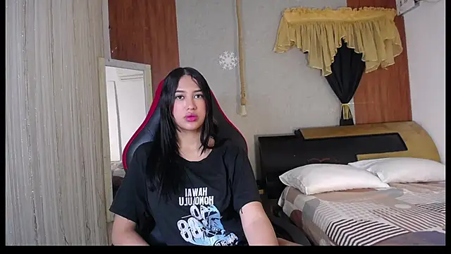 Snapshot of hera_divine chatting on February 5, 2026, 9:32 pm hera divine online show from February 5, 2026, 9:32 pm