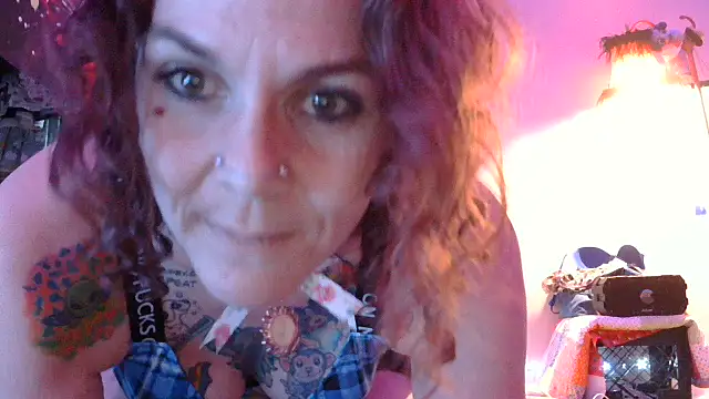 Snapshot of thatonespicychick chatting on February 2, 2025, 1:12 am thatonespicychick online show from February 2, 2025, 1:12 am