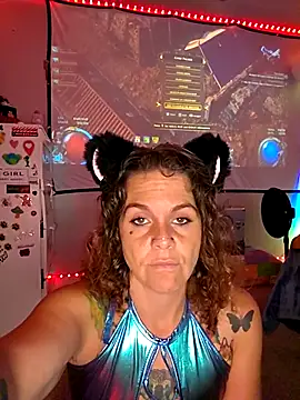 Snapshot of thatonespicychick chatting on October 13, 2025, 3:57 pm thatonespicychick online show from October 13, 2025, 3:57 pm