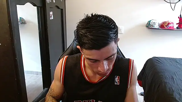 Snapshot of kv___xxx_ chatting on November 6, 2025, 5:17 pm kv xxx online show from November 6, 2025, 5:17 pm