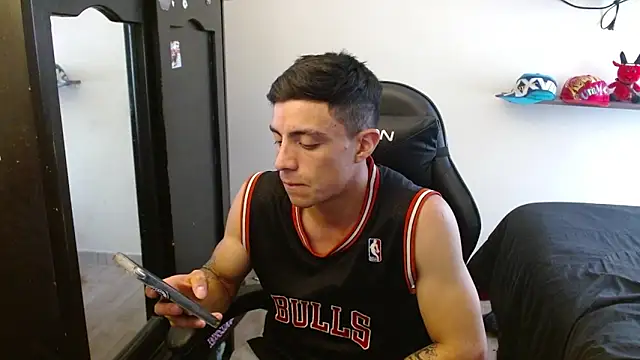 Snapshot of kv___xxx_ chatting on November 10, 2025, 5:29 pm kv xxx online show from November 10, 2025, 5:29 pm