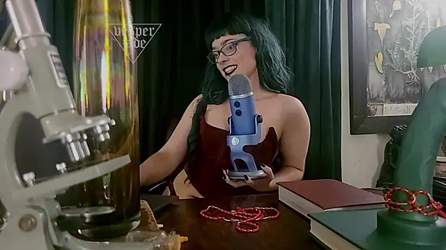 vesperjadex online show from February 24, 2025, 5:43 am