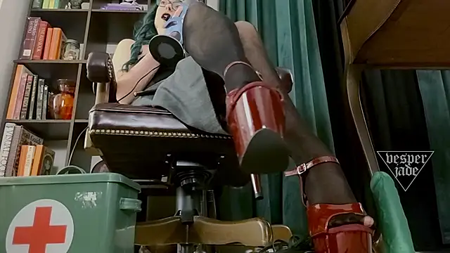 vesperjadex online show from February 17, 2025, 5:36 am