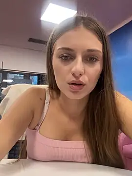 AdissonLane online show from September 19, 2025, 4:33 pm