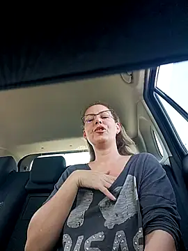 uber babe online show from April 16, 2026, 10:05 am