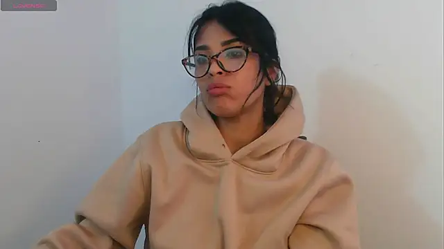 Snapshot of AlessiaVal_ chatting on February 8, 2025, 10:08 pm AlessiaVal online show from February 8, 2025, 10:08 pm