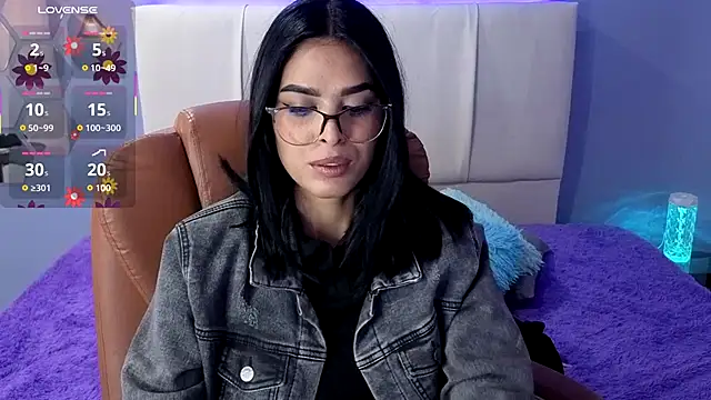 Snapshot of AlessiaVal_ chatting on September 13, 2025, 3:45 pm AlessiaVal online show from September 13, 2025, 3:45 pm