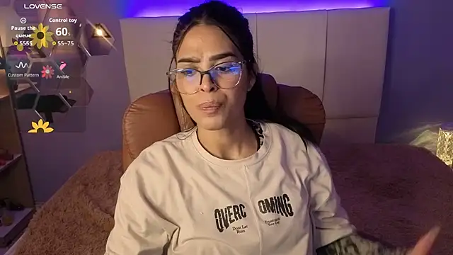 Snapshot of AlessiaVal_ chatting on September 25, 2025, 9:21 pm AlessiaVal online show from September 25, 2025, 9:21 pm