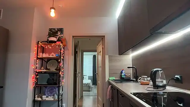 Snapshot of jainesummer chatting on December 17, 2025, 7:46 am jainesummer online show from December 17, 2025, 7:46 am