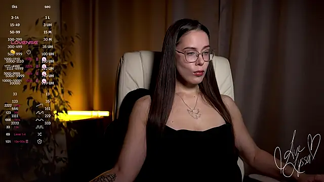 avelyssa online show from November 10, 2025, 3:06 pm