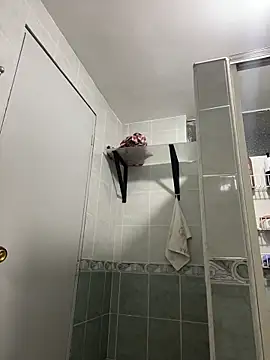 MadelineBenet online show from March 12, 2026, 5:02 am