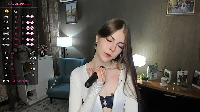 Snapshot of DarleneHatt chatting on March 3, 2025, 12:01 am DarleneHatt online show from March 3, 2025, 12:01 am