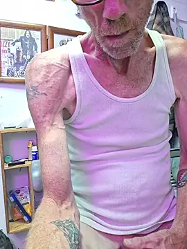Snapshot of Undercover_Pornstar chatting on July 20, 2026, 8:55 pm Undercover Pornstar online show from July 20, 2026, 8:55 pm