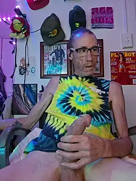 Snapshot of Undercover_Pornstar chatting on June 25, 2026, 5:18 pm Undercover Pornstar online show from June 25, 2026, 5:18 pm