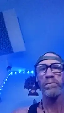 Snapshot of Undercover_Pornstar chatting on March 30, 2026, 2:40 pm Undercover Pornstar online show from March 30, 2026, 2:40 pm