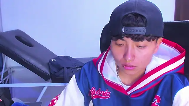 Snapshot of Im_Mathias chatting on February 3, 2026, 7:13 am Im Mathias online show from February 3, 2026, 7:13 am