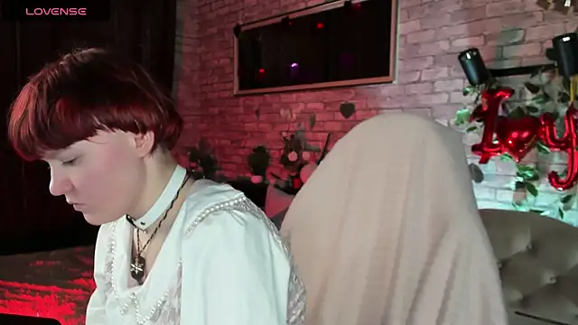 DreamyLuna online show from March 5, 2025, 8:32 pm