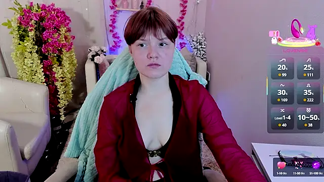 DreamyLuna online show from September 17, 2025, 8:44 pm