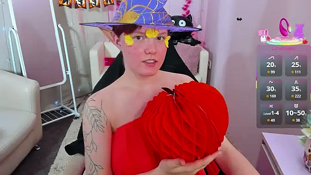 DreamyLuna online show from October 17, 2025, 8:54 pm