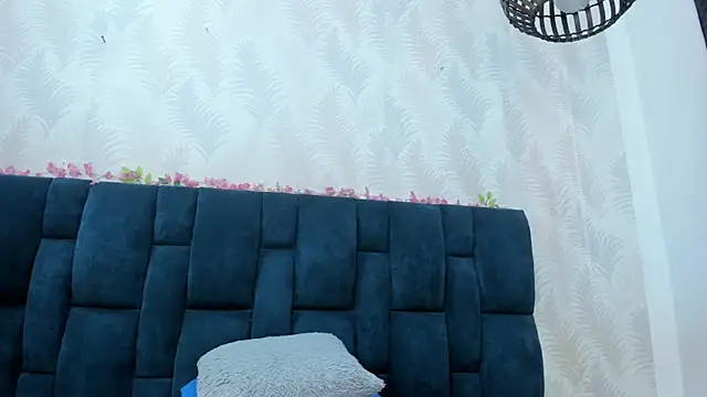 Melody Megann online show from April 16, 2026, 7:25 pm