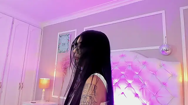 Snapshot of scarlet_hill chatting on October 4, 2025, 1:34 pm scarlet hill online show from October 4, 2025, 1:34 pm