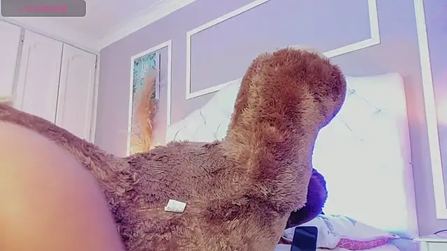 Snapshot of scarlet_hill chatting on December 19, 2024, 4:46 pm scarlet hill online show from December 19, 2024, 4:46 pm