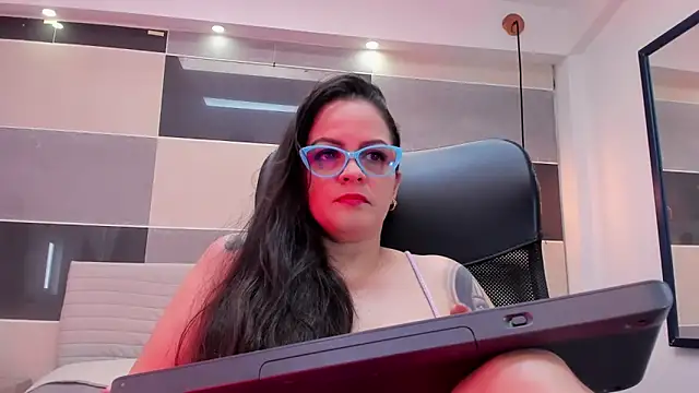 Snapshot of Zara_Jackson chatting on June 27, 2026, 1:06 pm Zara Jackson online show from June 27, 2026, 1:06 pm