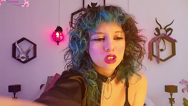 Sweet Chaos online show from November 18, 2025, 5:16 pm