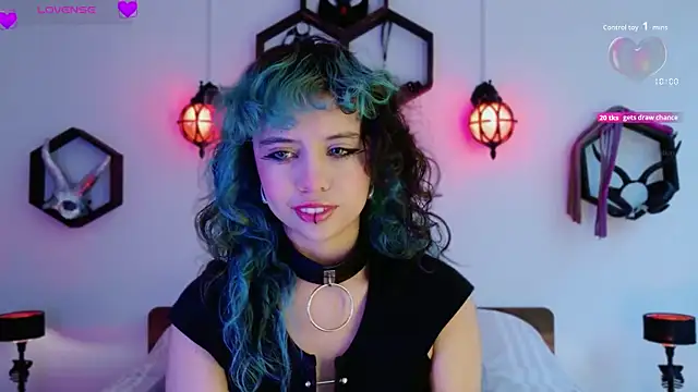Snapshot of Sweet_Chaos chatting on September 19, 2025, 4:11 pm Sweet Chaos online show from September 19, 2025, 4:11 pm