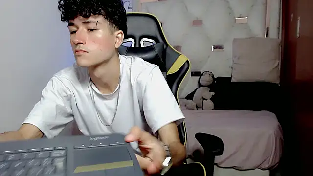 Snapshot of johnny_cagee chatting on January 9, 2026, 4:19 am johnny cagee online show from January 9, 2026, 4:19 am