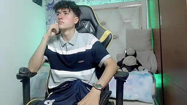 johnny cagee online show from October 24, 2025, 5:06 am