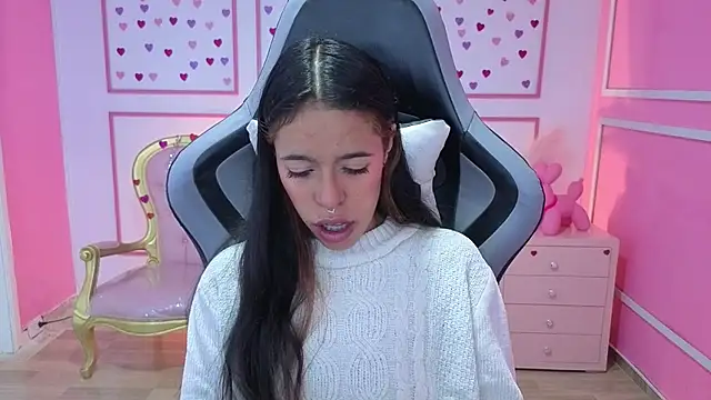 Snapshot of stephania_t chatting on October 21, 2025, 12:26 pm stephania t online show from October 21, 2025, 12:26 pm