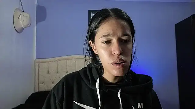 Snapshot of stephania_t chatting on June 18, 2026, 1:27 pm stephania t online show from June 18, 2026, 1:27 pm