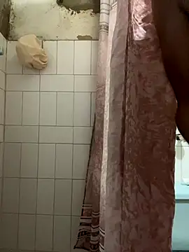 Snapshot of stephania_t chatting on November 3, 2025, 8:01 pm stephania t online show from November 3, 2025, 8:01 pm