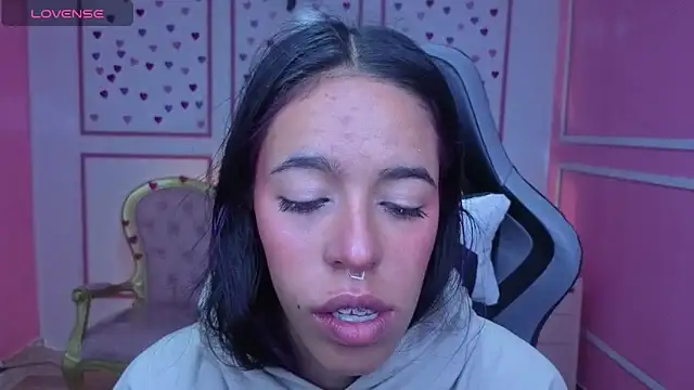 Snapshot of stephania_t chatting on November 1, 2025, 12:43 pm stephania t online show from November 1, 2025, 12:43 pm