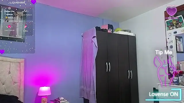 Snapshot of stephania_t chatting on June 9, 2026, 5:47 pm stephania t online show from June 9, 2026, 5:47 pm