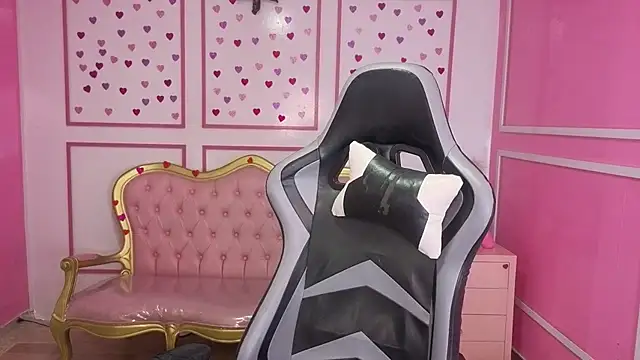 Snapshot of stephania_t chatting on November 10, 2025, 12:32 pm stephania t online show from November 10, 2025, 12:32 pm