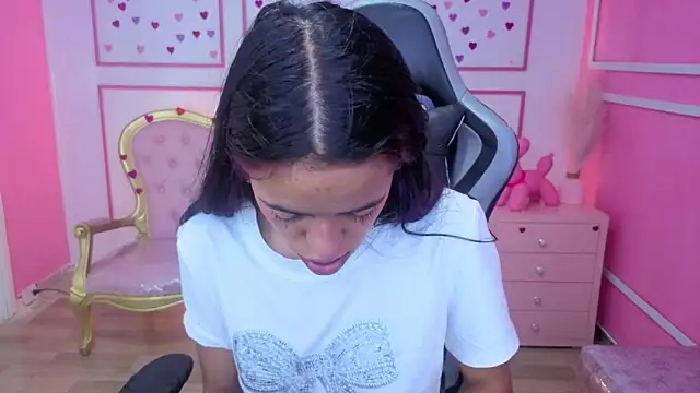 stephania t online show from December 16, 2025, 11:47 am