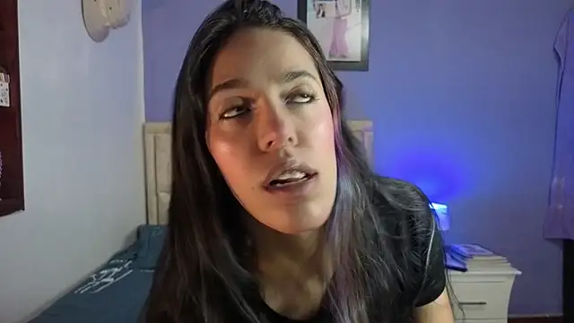 stephania t online show from April 9, 2026, 4:13 pm