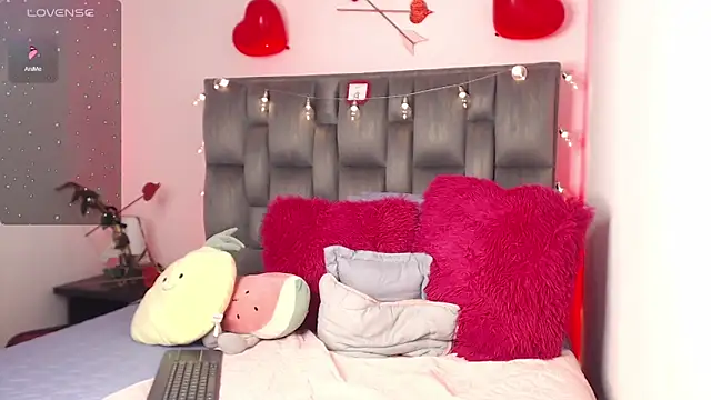 julz 03 online show from March 1, 2025, 7:26 pm