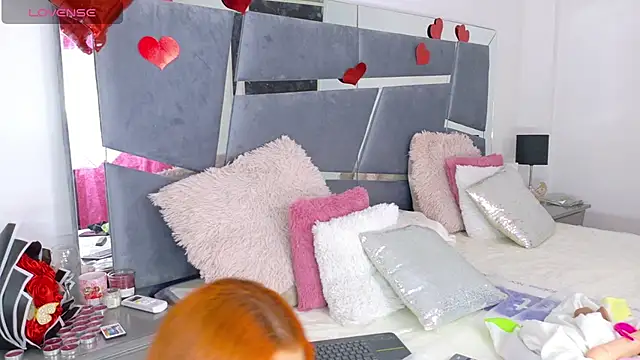Snapshot of Alba_Grey chatting on February 26, 2025, 10:36 pm Alba Grey online show from February 26, 2025, 10:36 pm