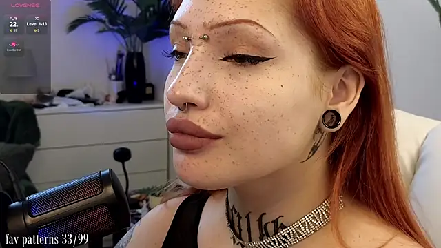 violetviolator online show from March 22, 2025, 5:28 am