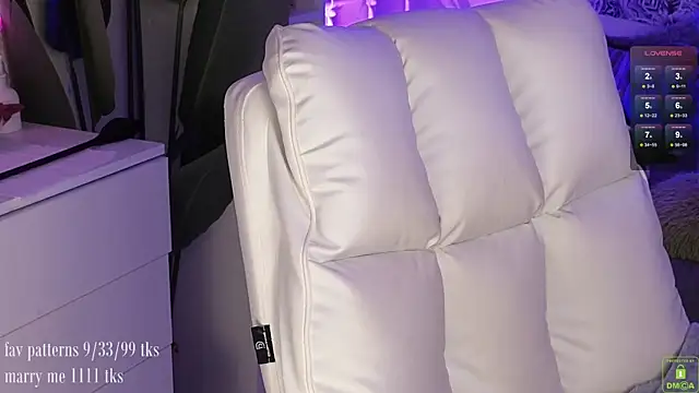 violetviolator online show from October 4, 2025, 4:47 am