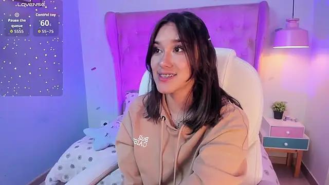  Sophie  miller online show from September 27, 2025, 9:43 pm