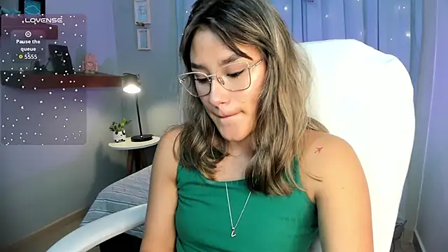 Snapshot of _Sophie__miller chatting on May 25, 2026, 8:07 pm Sophie miller online show from May 25, 2026, 8:07 pm