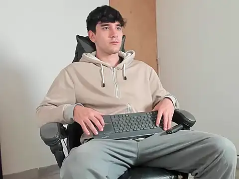 leo030809 online show from March 24, 2026, 3:06 am